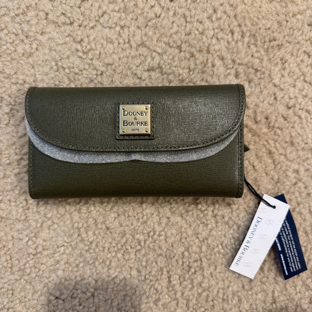 Dooney & Bourke New Saffiano Continental Clutch Olive Green Leather Wallet